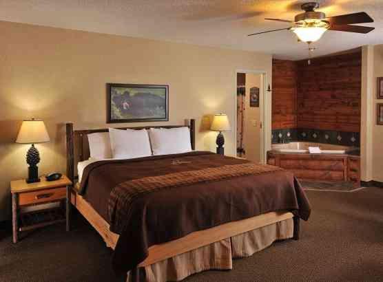 Boarders Inn & Suites By Cobblestone Hotels In Waukon Exterior photo